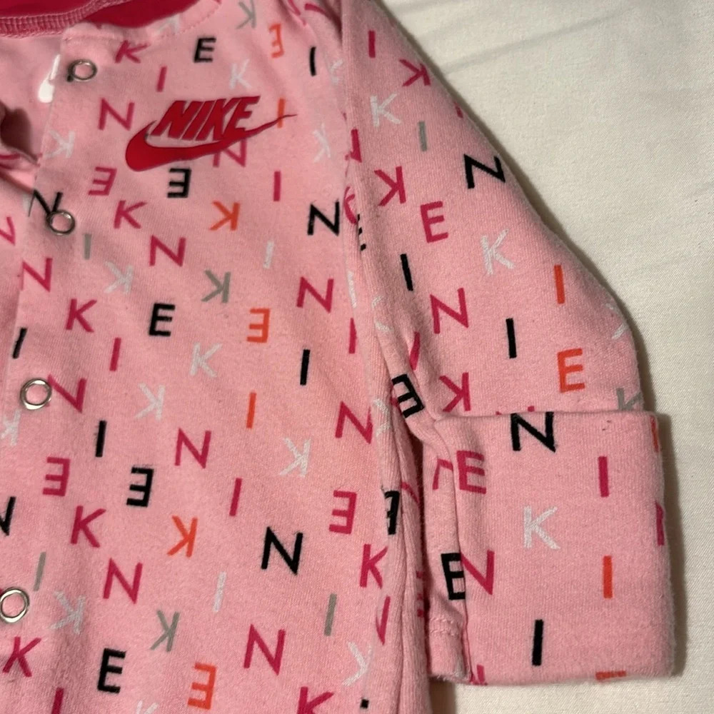 Nike Footed Sleep & Play Baby Girl Pink Nebula size 3 months - Picture 4 of 9